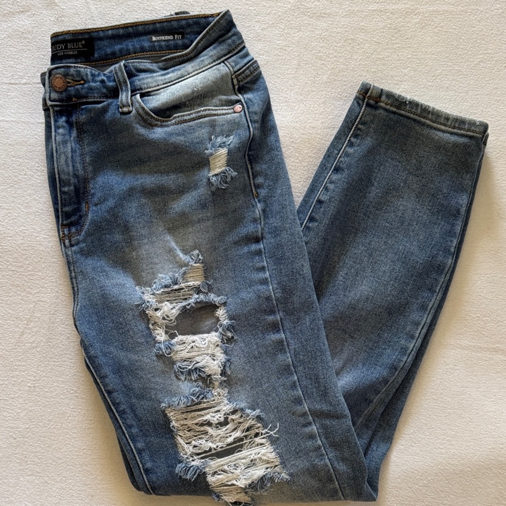 Judy Blue Ripped Boyfriend Fit Jeans